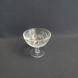Маленькая хрустальная креманка, высота 8 см, диаметр 9 см, 250 мл. Середина 1970-х годов, СССР.