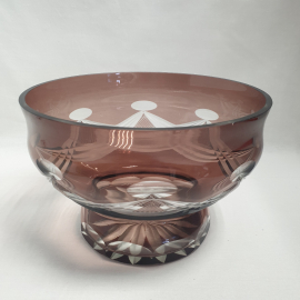 Ваза-салатник, марганцовое цветное стекло, ручная резка. Германия.