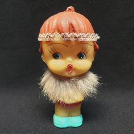 Резиновая игрушка "Якут", натуральный мех, кружево, высота 15 см. Винтаж, СССР.