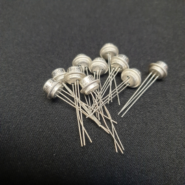 Набор из 10 транзисторов П403 8804, винтаж СССР