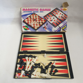 Магнитные шахматы 25х13 см. Китай.