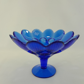Ваза на ножке в форме цветка (фруктовница), кобальтовое стекло. Винтаж СССР