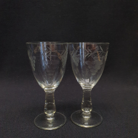 Пара рюмок, стекло, ручная резка, 75мл, есть сколы. Винтаж, СССР.