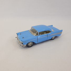 Машинка инерционная Chevrolet Bel Air 1957, метал пластик, высота 10 см работает, Китай