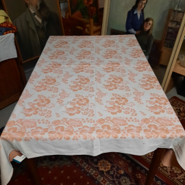 Льняная скатерть 155х135 см, персикового цвета. Винтаж, СССР.