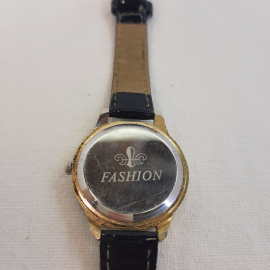 Часы наручные женские Fashion, кварцевые, рабочие, дефект ремешка. Китай.. Картинка 4