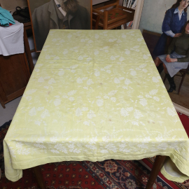 Скатерть льняная 145х145 см, есть пятна. Винтаж, СССР.