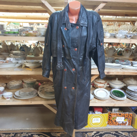 Плащ кожаный с ремнем "Leather. Pak Antilop", размер s, длина 115 см, полуобхват 60 см. Винтаж.