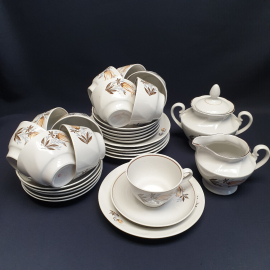 Часть чайного сервиза из 30 предметов Рига, фарфор деколь позолота, винтаж СССР