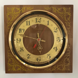 Часы настенные "Янтарь", кварцевые, рабочие, дерево, винтаж Россия