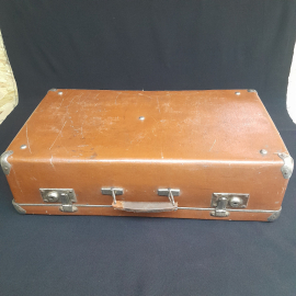 Чемодан на защелках 62х37х19 см, кожзам. Винтаж, СССР.. Картинка 5