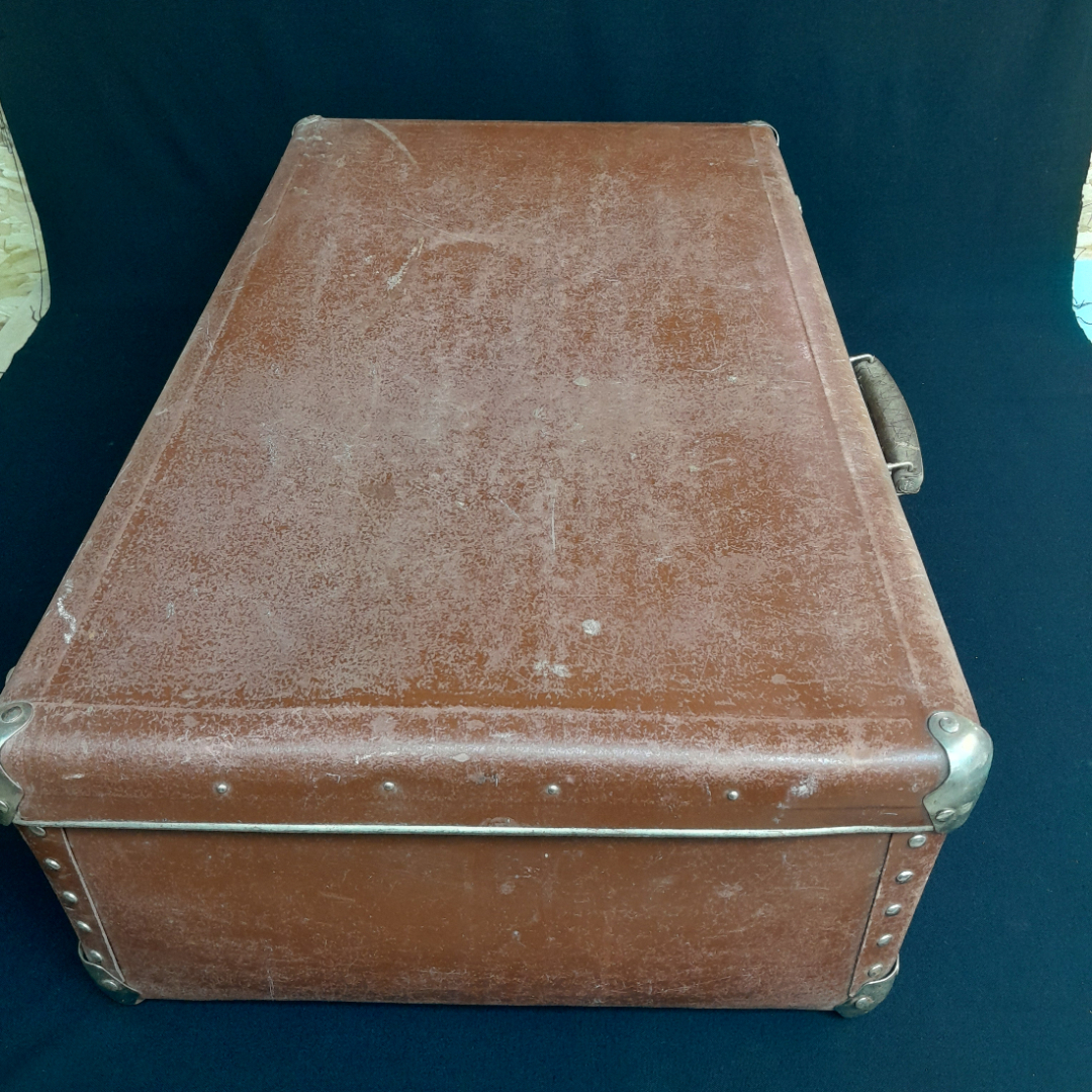 Чемодан 72х42х22, кожзам, сост. см. фото. Винтаж, СССР.. Картинка 4