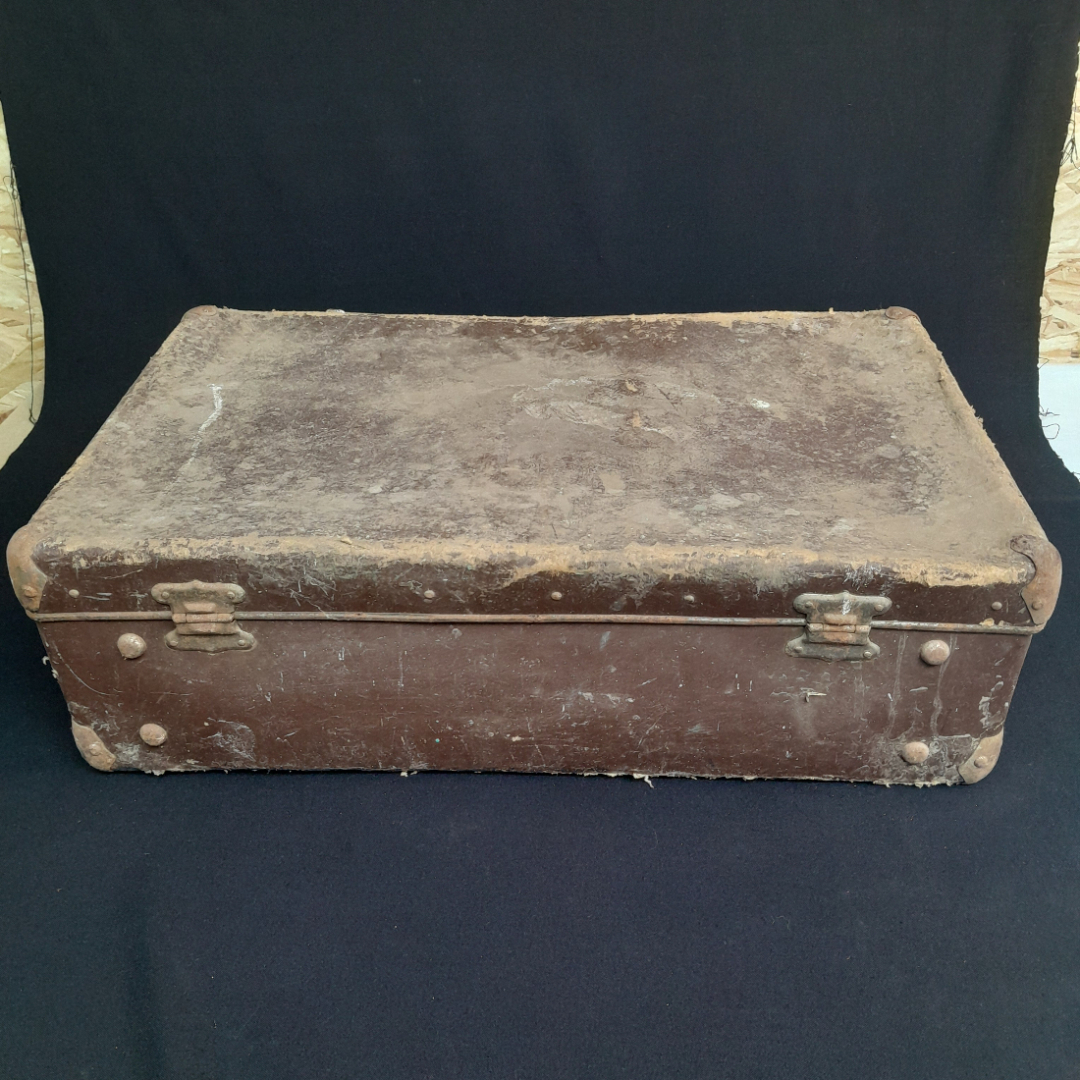 Чемодан 63х40х18 см с ключом, сост. см. фото. Винтаж, СССР.. Картинка 3