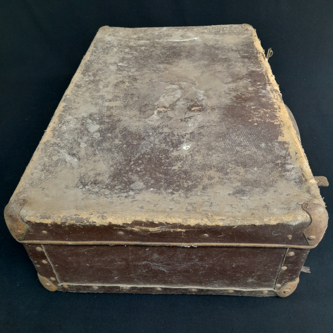 Чемодан 63х40х18 см с ключом, сост. см. фото. Винтаж, СССР.. Картинка 4