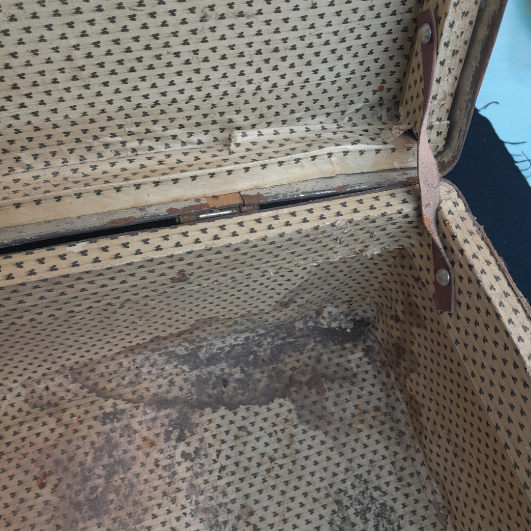 Чемодан 63х40х18 см с ключом, сост. см. фото. Винтаж, СССР.. Картинка 14