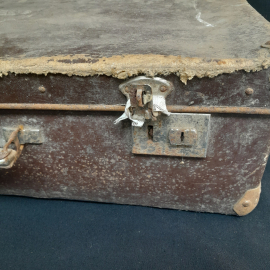 Чемодан 63х40х18 см с ключом, сост. см. фото. Винтаж, СССР.. Картинка 7