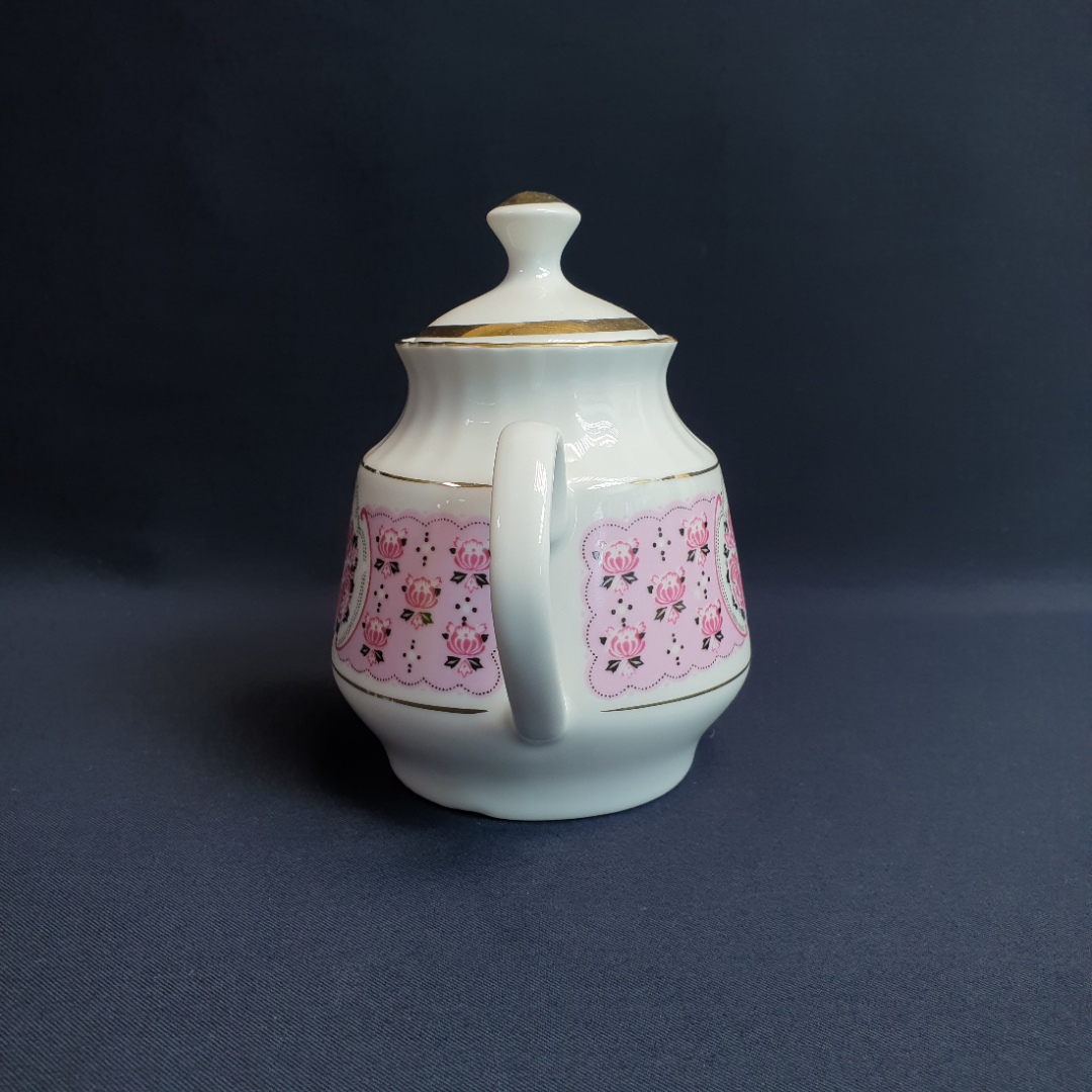 Чайник Рижская фабрика, фарфор деколь позолота 0.6 л, винтаж СССР. Картинка 5