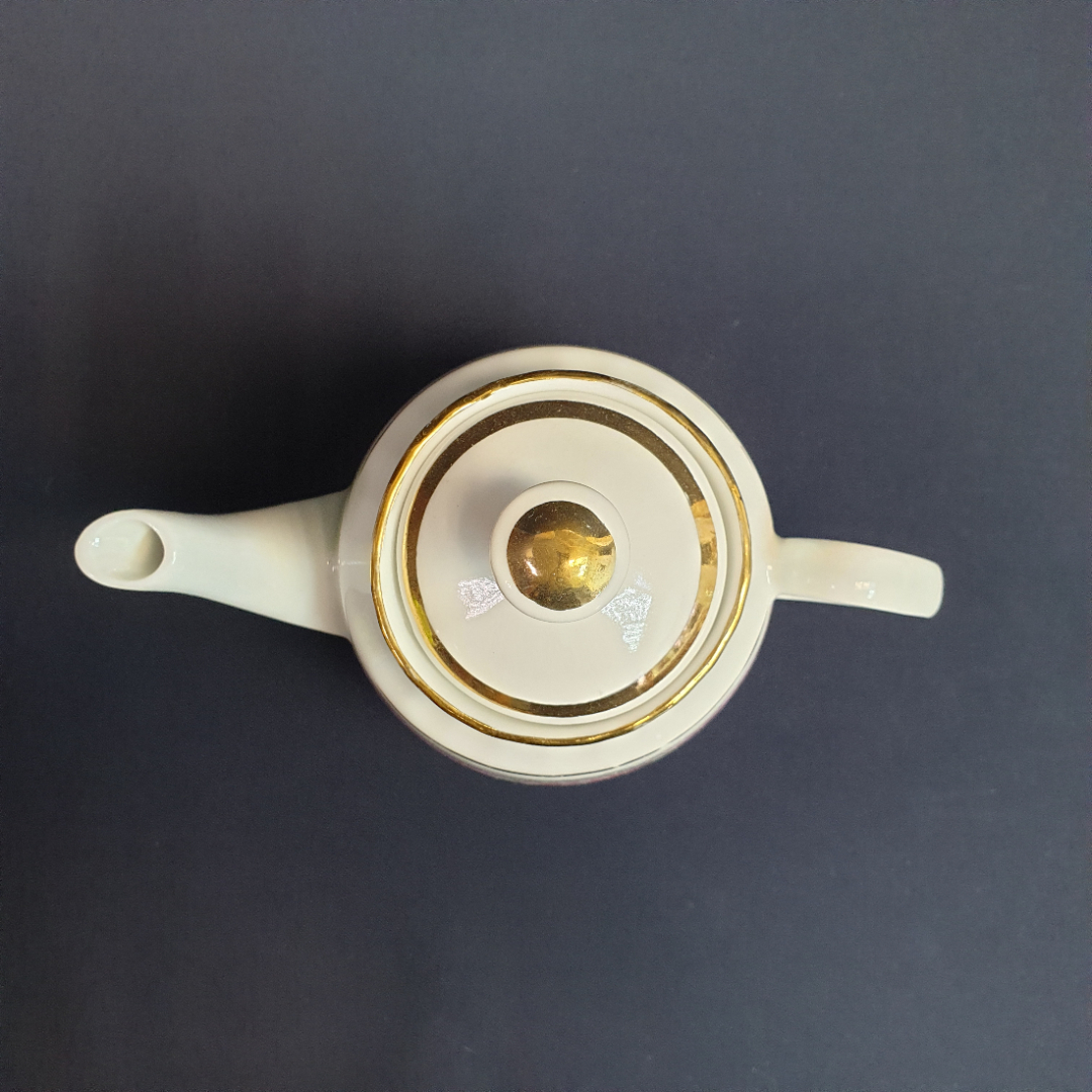 Чайник Рижская фабрика, фарфор деколь позолота 0.6 л, винтаж СССР. Картинка 6