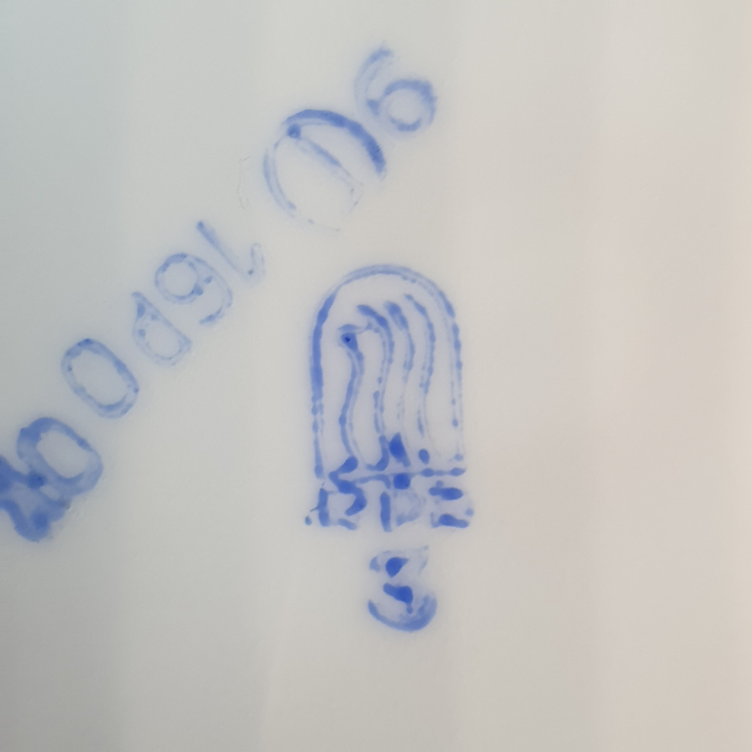 Чайник Рижская фабрика, фарфор деколь позолота 0.6 л, винтаж СССР. Картинка 9