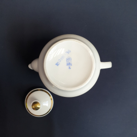 Чайник Рижская фабрика, фарфор деколь позолота 0.6 л, винтаж СССР. Картинка 8