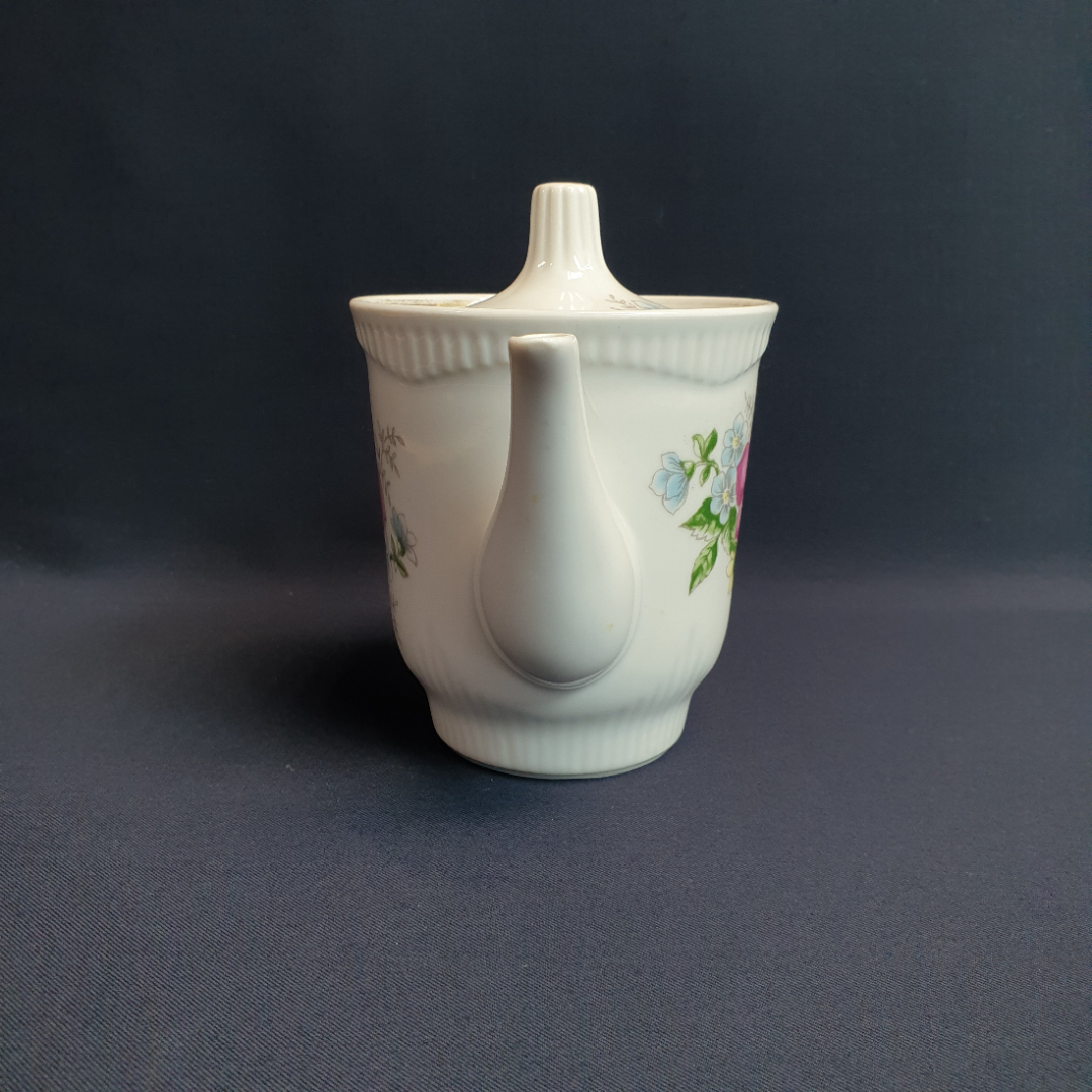 Чайник Южноуральский завод, фарфор деколь позолота 0.7 л, винтаж СССР. Картинка 3