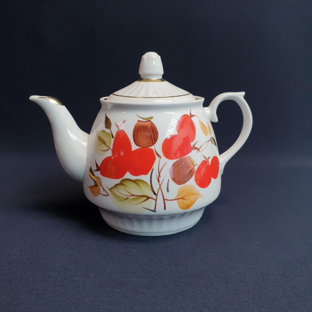 Чайник Чайка, фарфор роспись позолота 0.6 л, винтаж СССР. Картинка 2