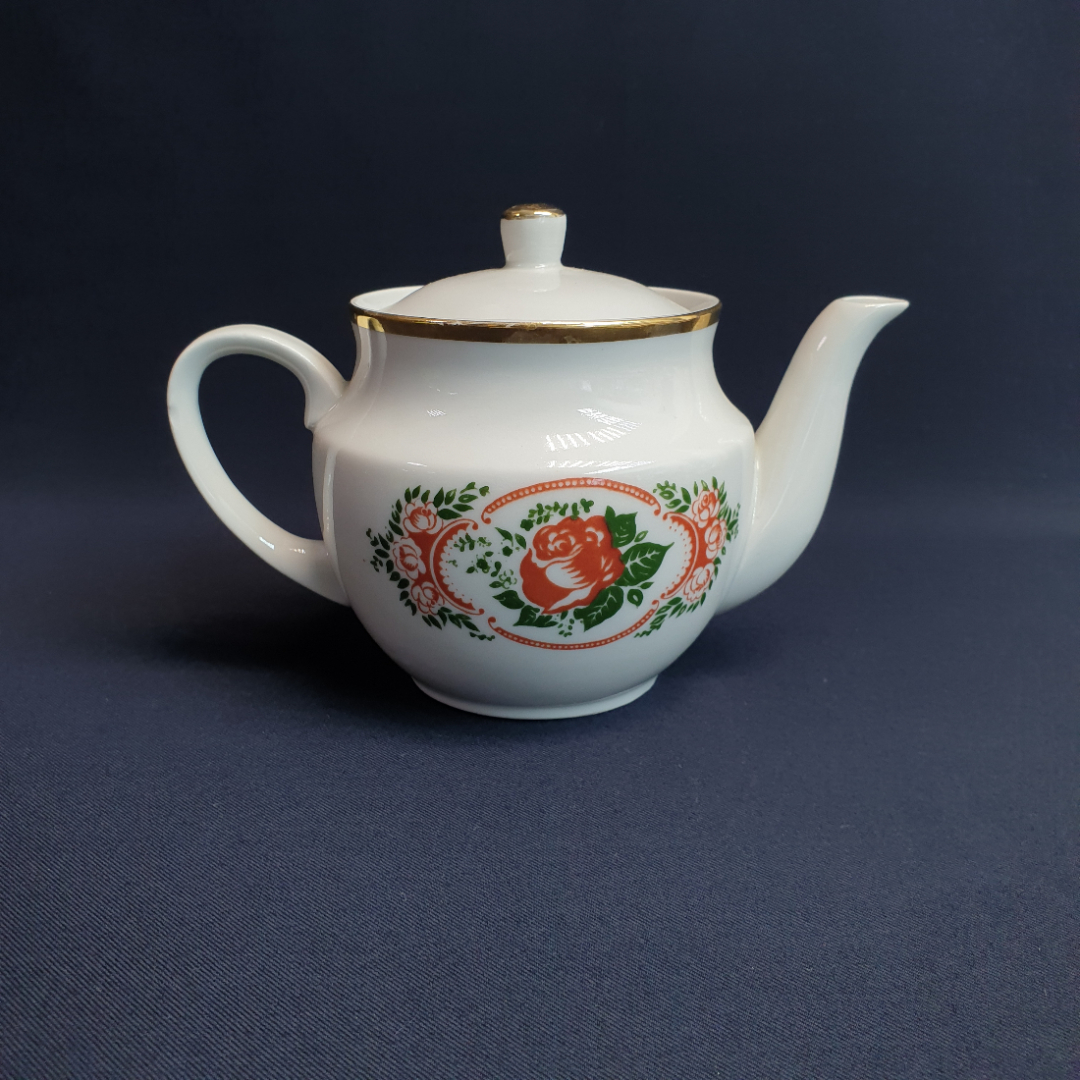 Чайник Пролетарий, фарфор деколь позолота 0.5 л, скол, винтаж СССР. Картинка 4