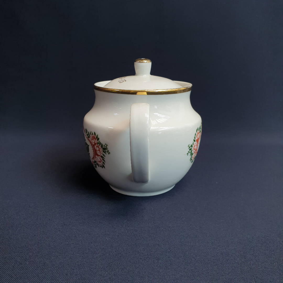 Чайник Пролетарий, фарфор деколь позолота 0.5 л, скол, винтаж СССР. Картинка 5