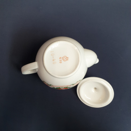 Чайник Пролетарий, фарфор деколь позолота 0.5 л, скол, винтаж СССР. Картинка 9