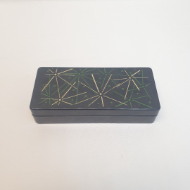 Шкатулка 18х7.5х3.5 см, пластик, есть скол. Винтаж, СССР.