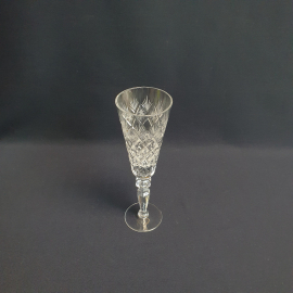 Бокал, хрусталь, ручная резка, есть скол, высота 21 см, 100 мл. Винтаж, СССР.