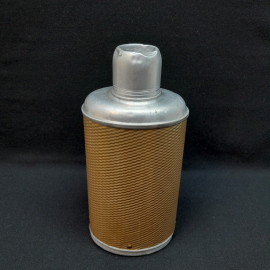 Термос 750 мл, нет пробки, высота 25 см, следы ржавчины. Китай.