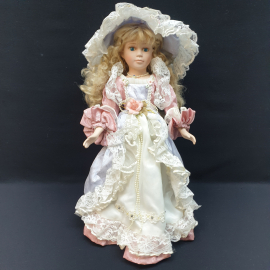 Кукла фарфоровая 44 см, дефекты платья, винтаж 00-ых.