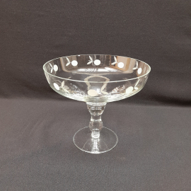 Ваза на ножке-фруктовница 21см, стекло, ручная резка, есть сколы, диаметр 23 см, винтаж СССР.