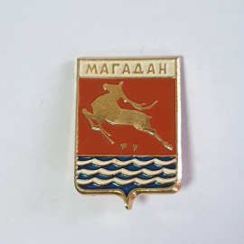 Значок СССР, герб Магадан, олень, красный фон, эмаль, коллекционный, советский, винтаж