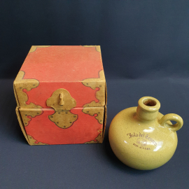 Бутылка от рома 60-гг, керамика 0.8 л, винтаж Куба