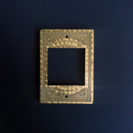 Накладка под розетку - выключатель 10.5х14х1.5 см, ЗИЛ, латунь. Винтаж, СССР.