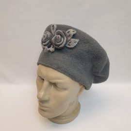 Шерстяной берет с вышивкой бисером. Винтаж, СССР.