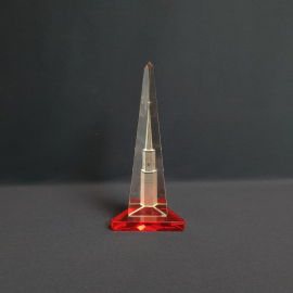 Сувенир настольный "Кремлёвская Башня. Москва", стекло, резьба, гранение, есть скол. Винтаж СССР.