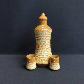 Штоф 21.5 см, 500 мл с двумя стопками 5 см, 25 мл, керамика. Винтаж, СССР.