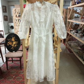 Платье кружевное свадебное 60-ые годы, длина 120 см, размер 40-42, следы времени. Винтаж.