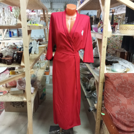 Халат длиной 127 см, полиестер, есть дефект см. фото. Венгрия.