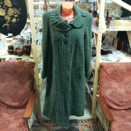 Пальто женское длина 107 см, размер XL, есть дырки. Винтаж, СССР.