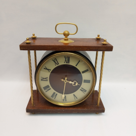 Часы настольные "Весна", механические, рабочие, дерево, металл. Винтаж, СССР.