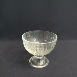Креманка на ножке 10 см, стекло, 400 мл. Винтаж.