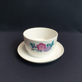 Масленка, ГДР, фарфор, деколь, есть скол, 400 мл. Винтаж.