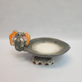 Подставка под что либо "Слон" 18х12х9 см, керамика, есть скол, роспись.