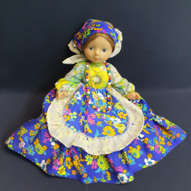 Кукла грелка на самовар, лицо и руки пластик, имеются дырки на тканях, длина 42 см. Винтаж, СССР.