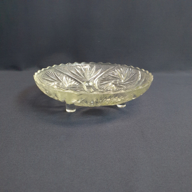 Блюдо на ножках, стекло 21 см высота 6 см, мелкие сколы, винтаж СССР