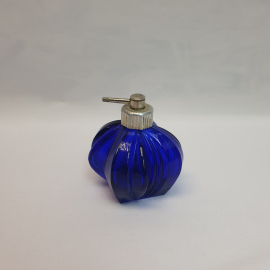 Флакон - пульверизатор, синее стекло, высота 10 см. Винтаж.